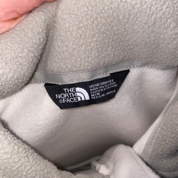 Men’s Cream and Sage Green North Face Fleece Pullover Size Medium - Picture 2 of 3